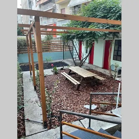 100% City Center + Backyard + Luxury Renovated !!! *