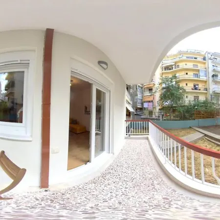 100% City Center + Backyard + Luxury Renovated !!! *