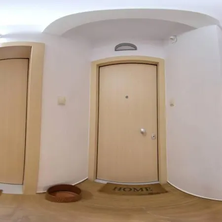 100% City Center + Backyard + Luxury Renovated !!! Apartamento Veria (Imathia)